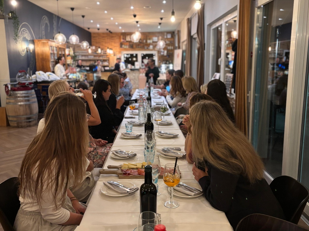 b51dd45e-23b3-4701-ab4f-275bbca2875a 2