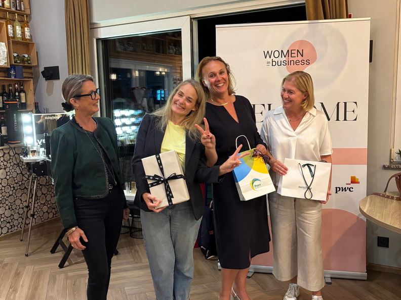 00 b5182628-bc40-48cb-8e1c-707eca00808b 2