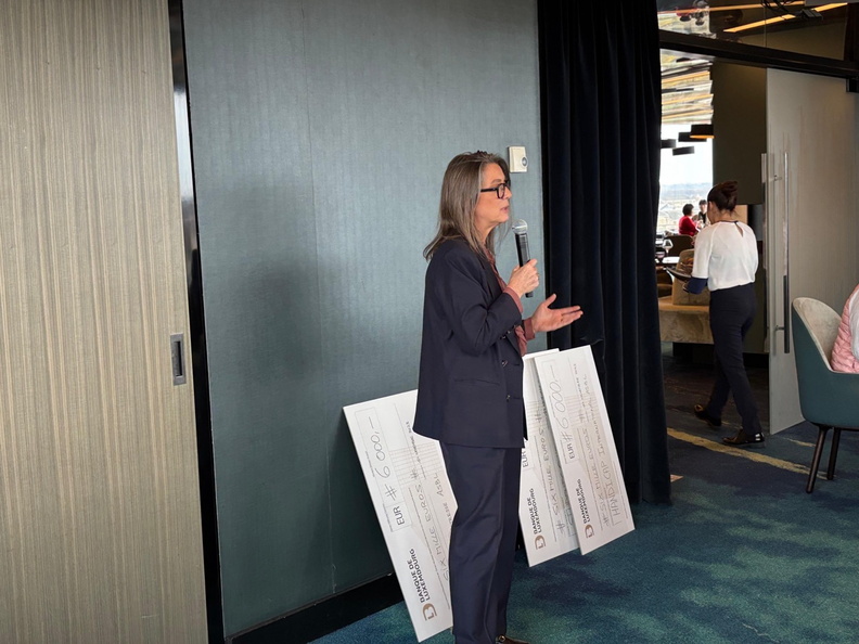 PHOTO-2025-11-14-15-59-21 4 - Grande